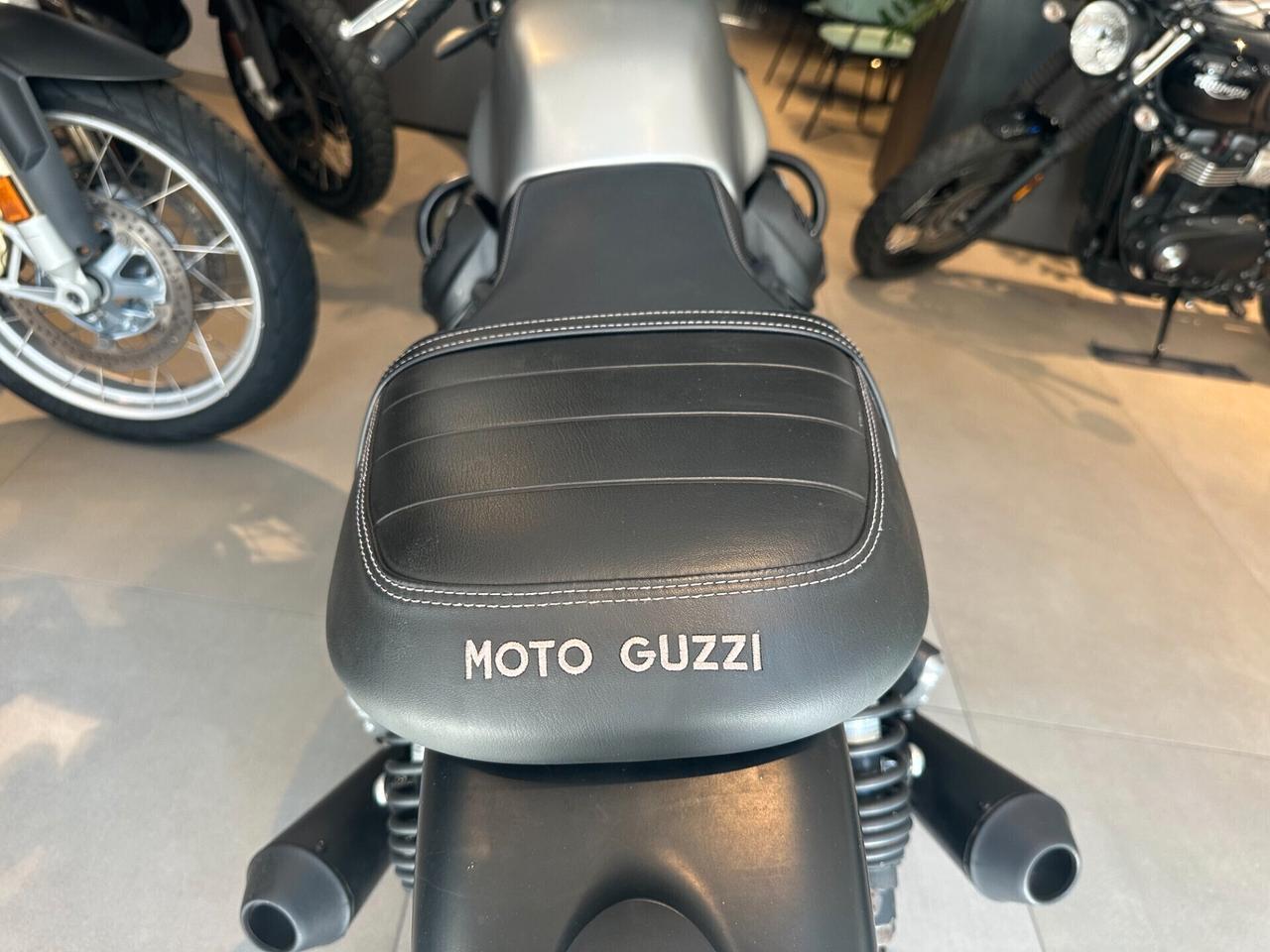 Moto Guzzi V7 IV 2023