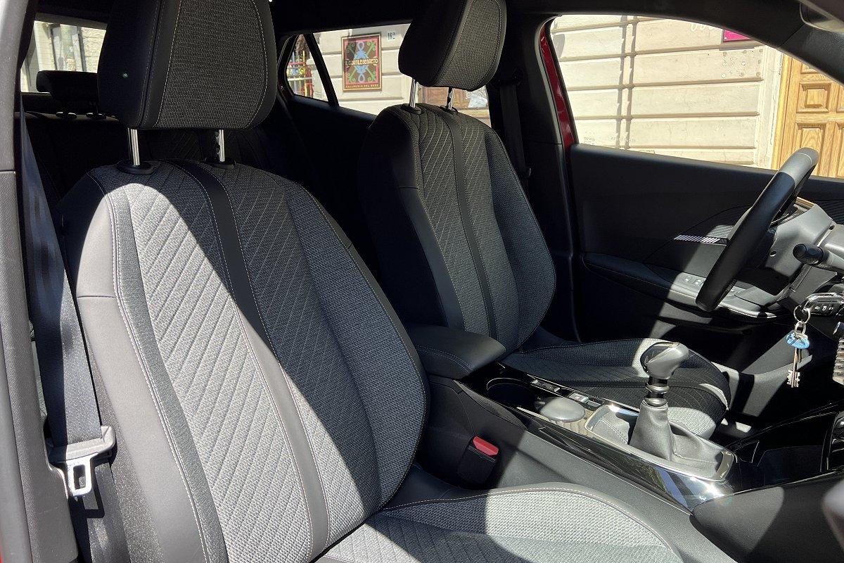 PEUGEOT 2008 PureTech 100 S&S Allure