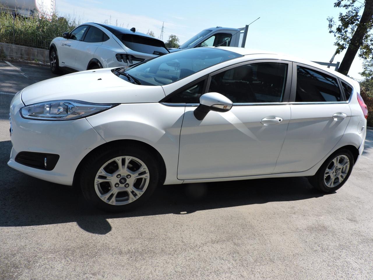 Ford Fiesta 1.5 TDCi 75CV 5 porte Titanium