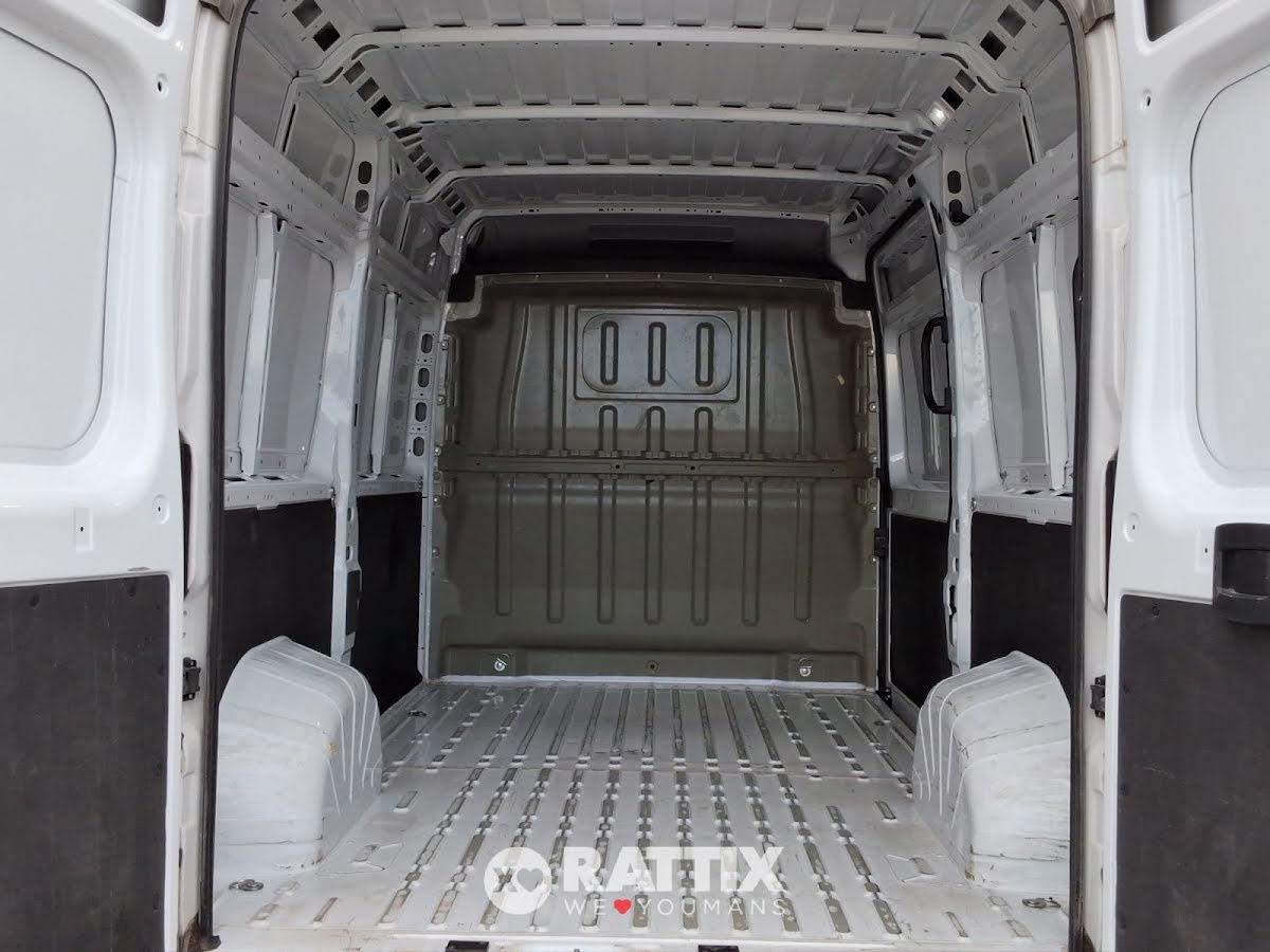 Peugeot Boxer 335 2.2 bluehdi 140CV L2H2 (IVA ESCLUSA)