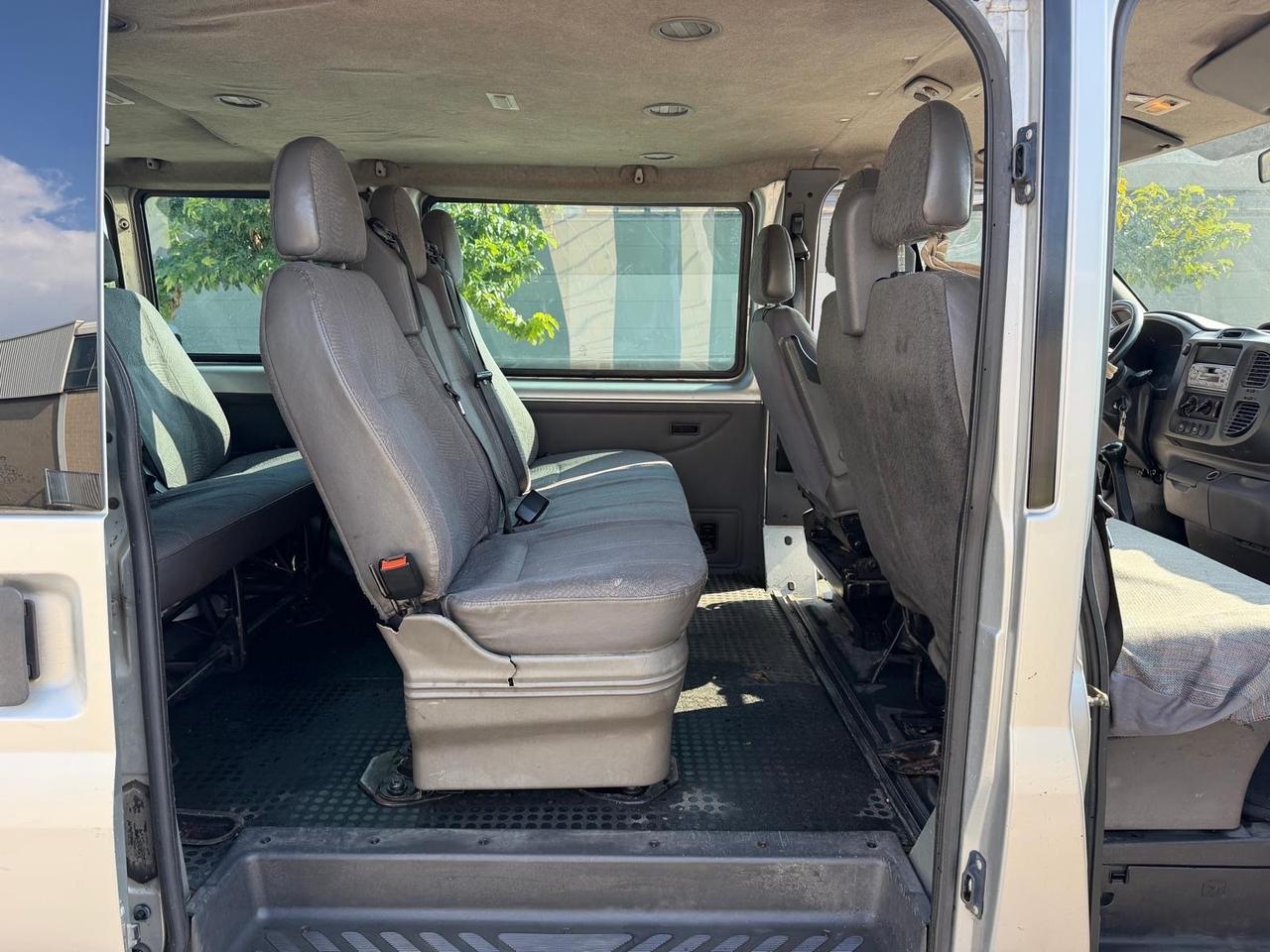 Ford Transit Bus 9 posti
