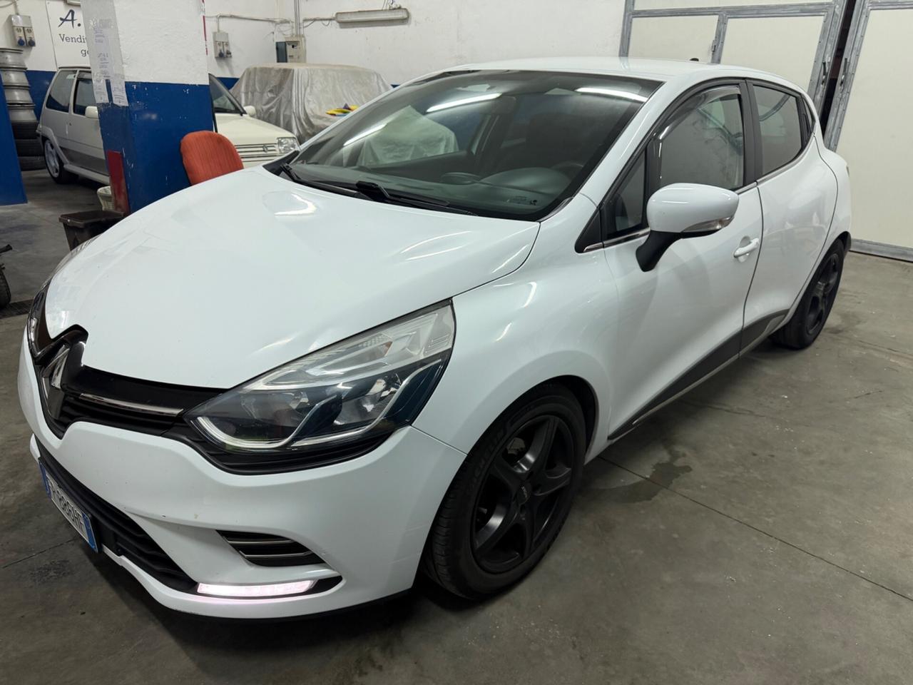 Renault Clio 1.5 dCi 90 cv 5 porte full optional 2018