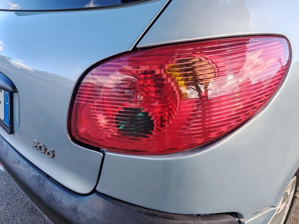 Peugeot 206 benzina come nuova 110.000 Km