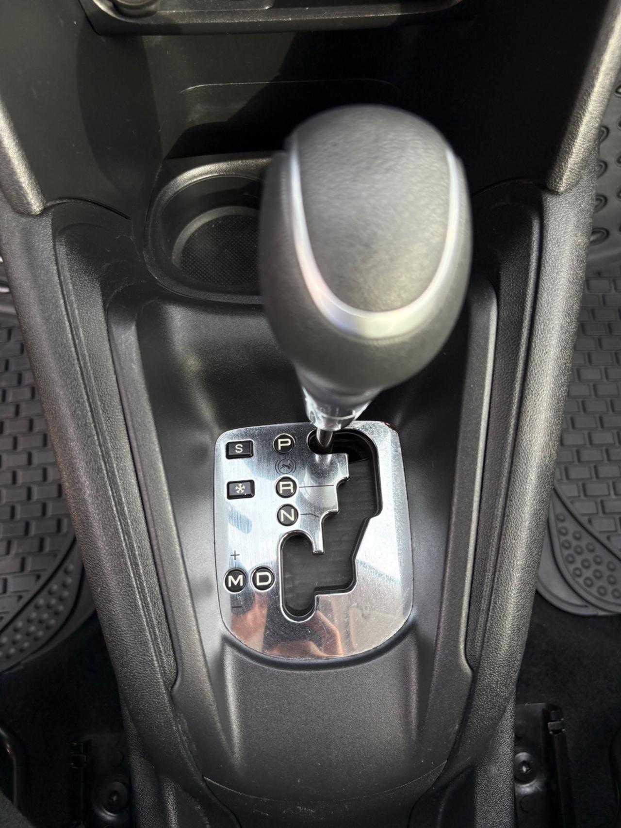 Peugeot 208 già omologata per disabili Allure