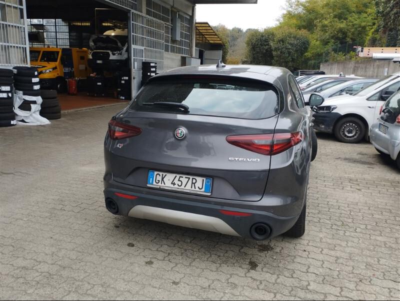Alfa Romeo Stelvio 2.2 TDI 190CV Q4 AUTOM.+PDC+PRIVACY+NAVI+FULL LED