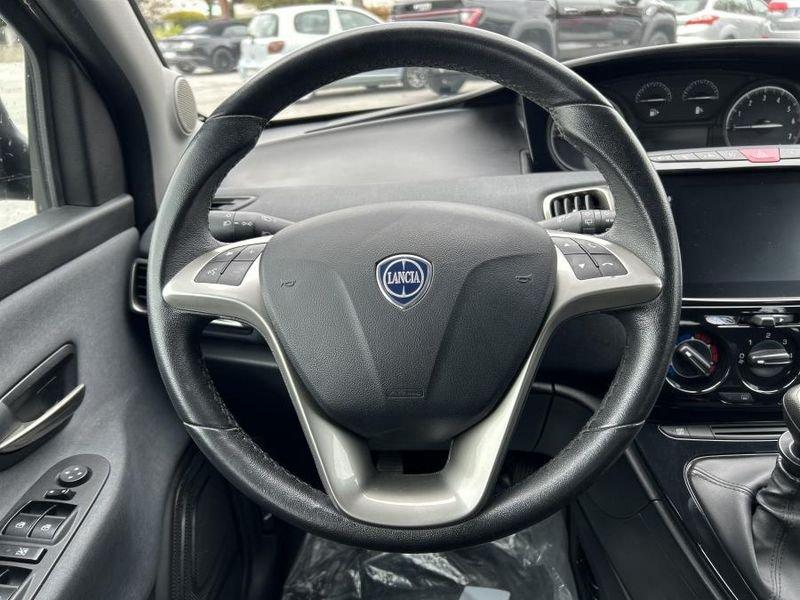 Lancia Ypsilon 1.0 FireFly Hybrid Ecochic Gold 5p OK NEOPATENTATI