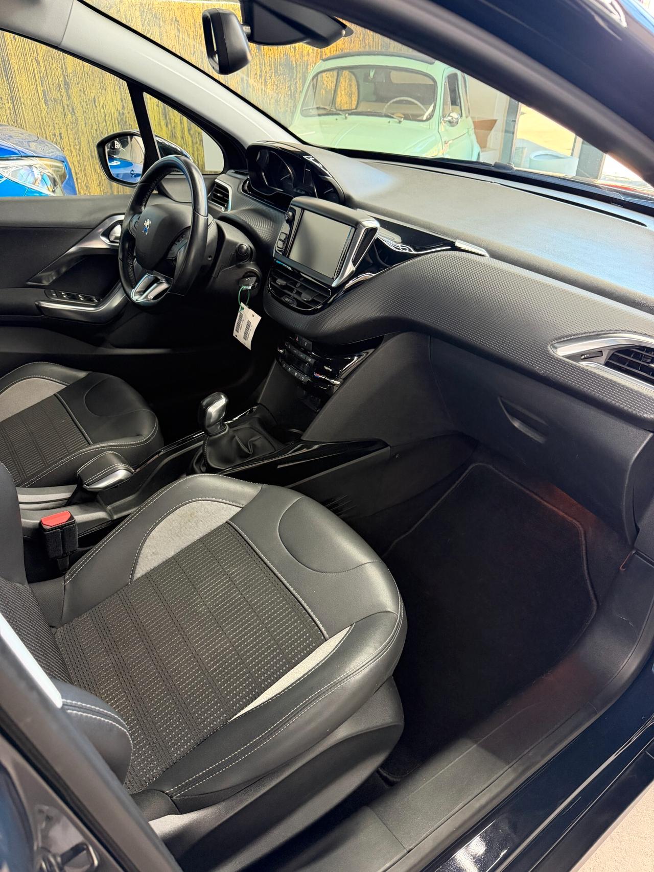 Peugeot 2008 BlueHDi 100 S&S Allure