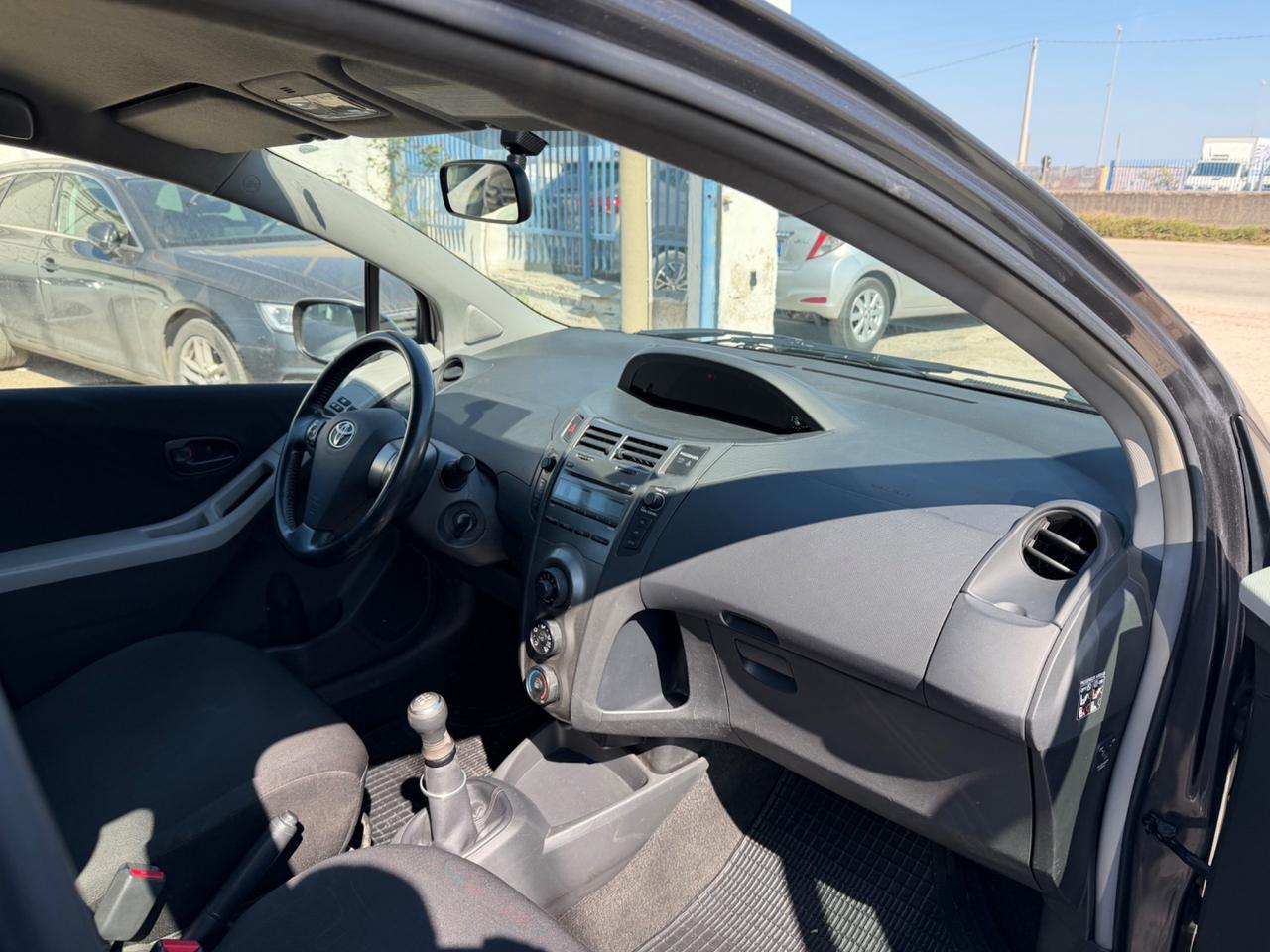 Toyota Yaris 1.0 5 porte Sol