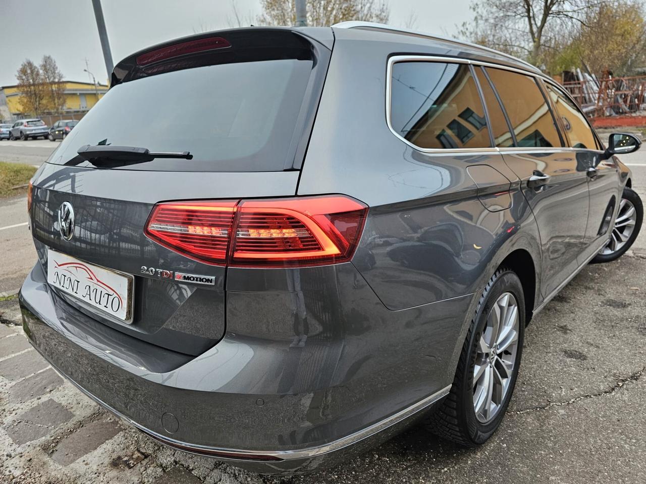 Volkswagen Passat Variant 2.0 TDI 190cv 4Motion*DSG*Navi*Tetto*Bi-Xeno*Cockpit*Euro6*