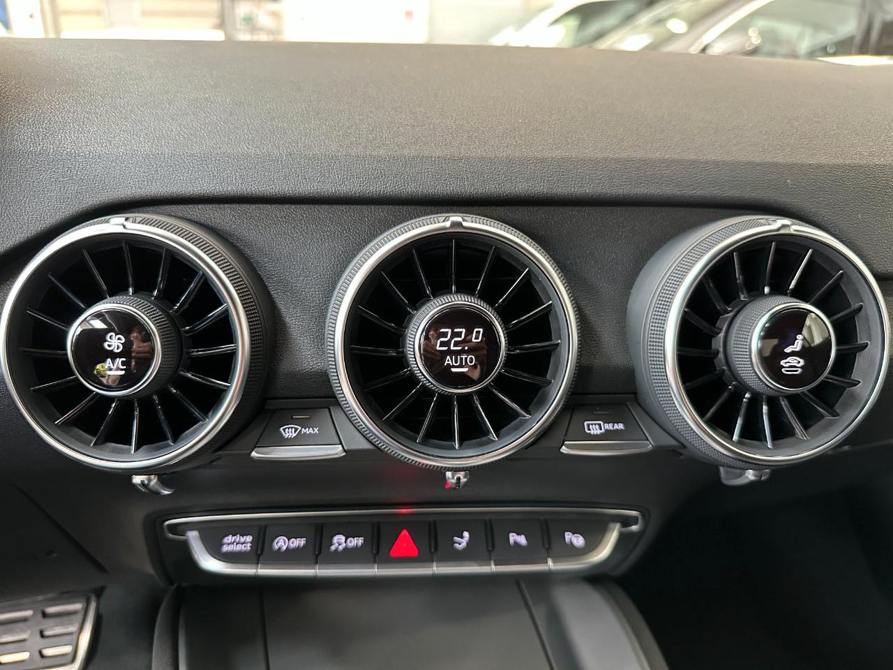 Audi TT Coupe 45 2.0 tfsi s-tronic-Matrix-19"-Camera-Carplay-Keyless