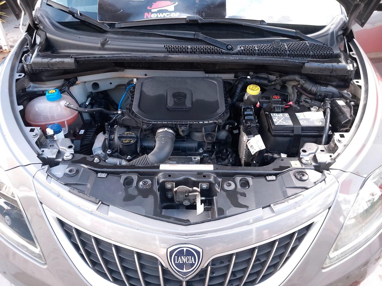 Lancia Ypsilon 1.0 FireFly 5 porte S&S Hybrid Gold km 29000 monitor android sensori GARANZIA TOTALE