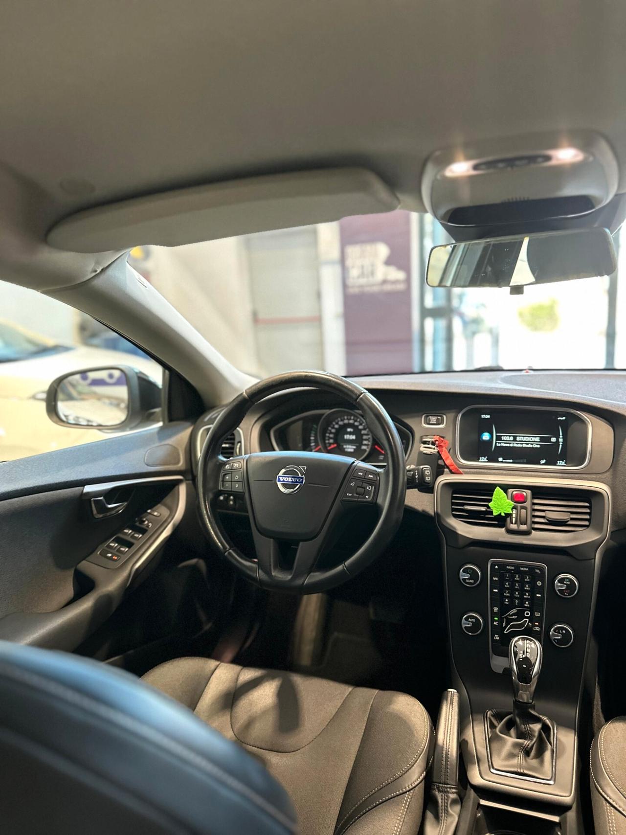 Volvo V40 Cross Country D2 Business