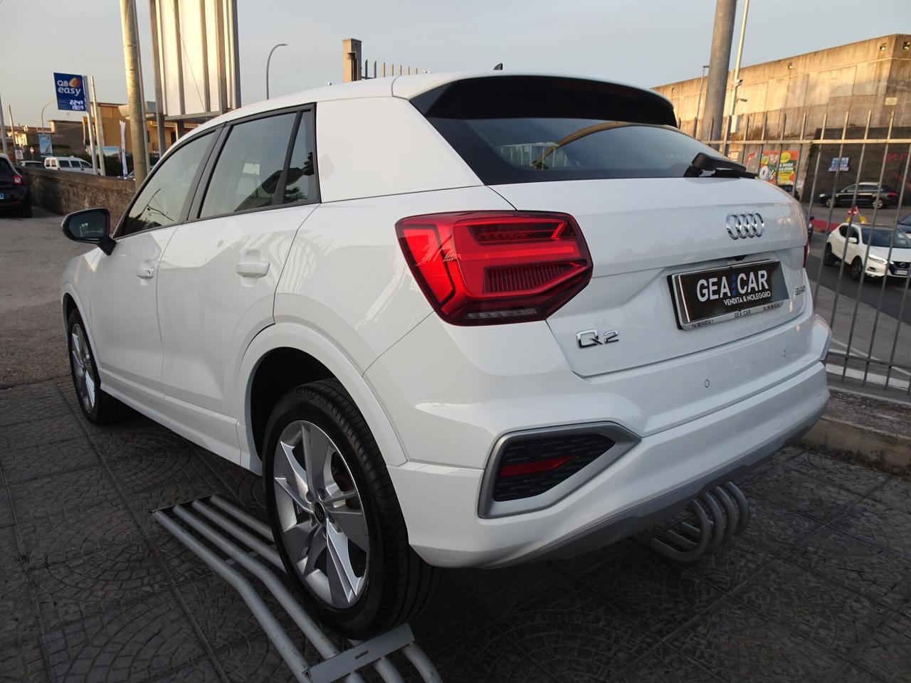 Audi Q2 35 TDI S tronic Identity Black