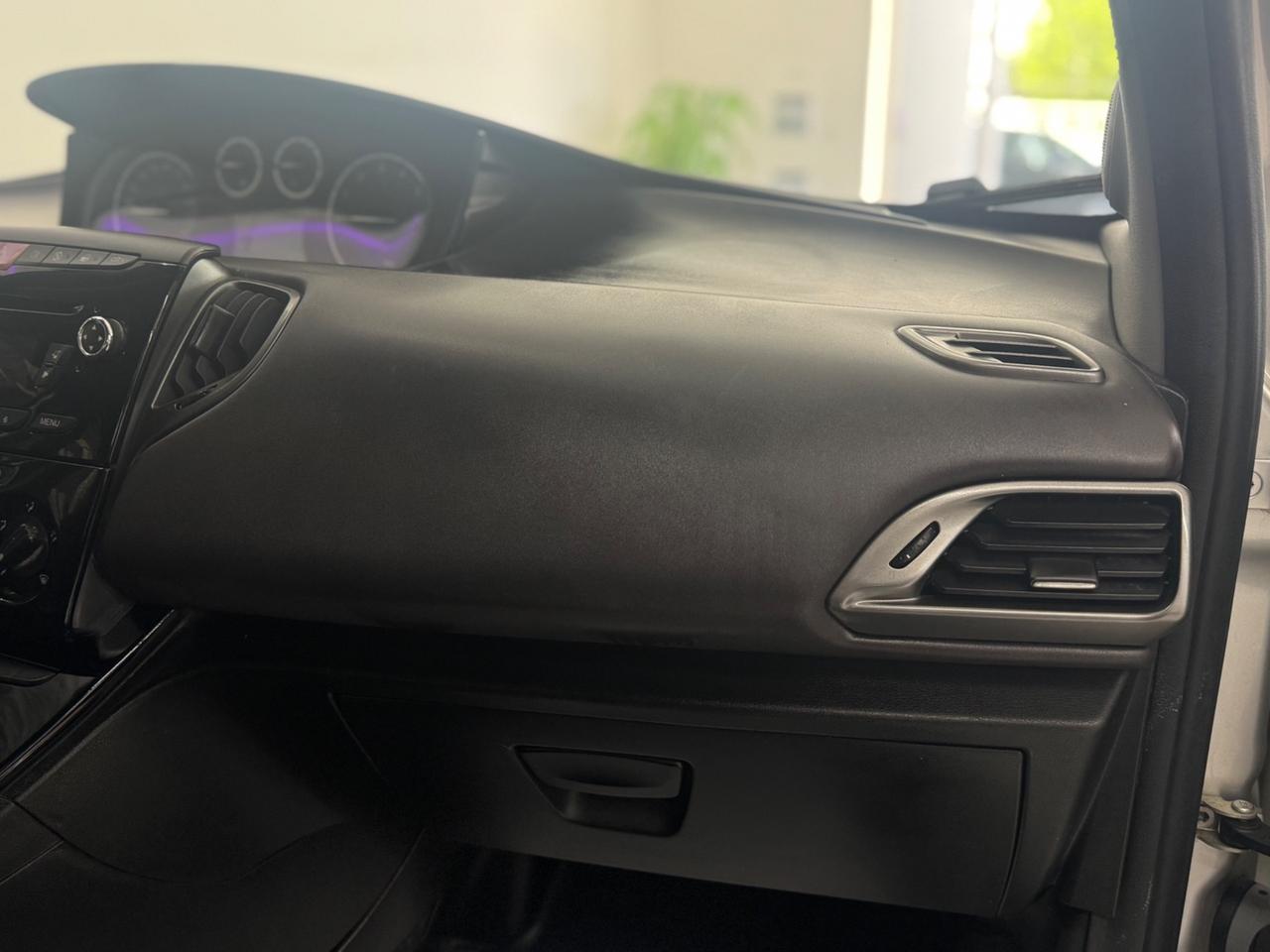 Lancia Ypsilon 1.2 69Cv Platinum