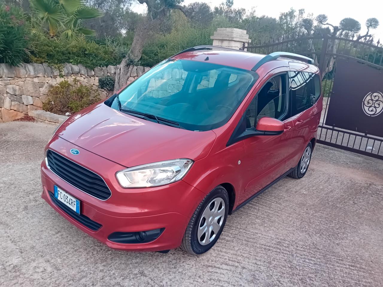 Ford Tourneo Courier 1.0 EcoBoost 100 CV Titanium