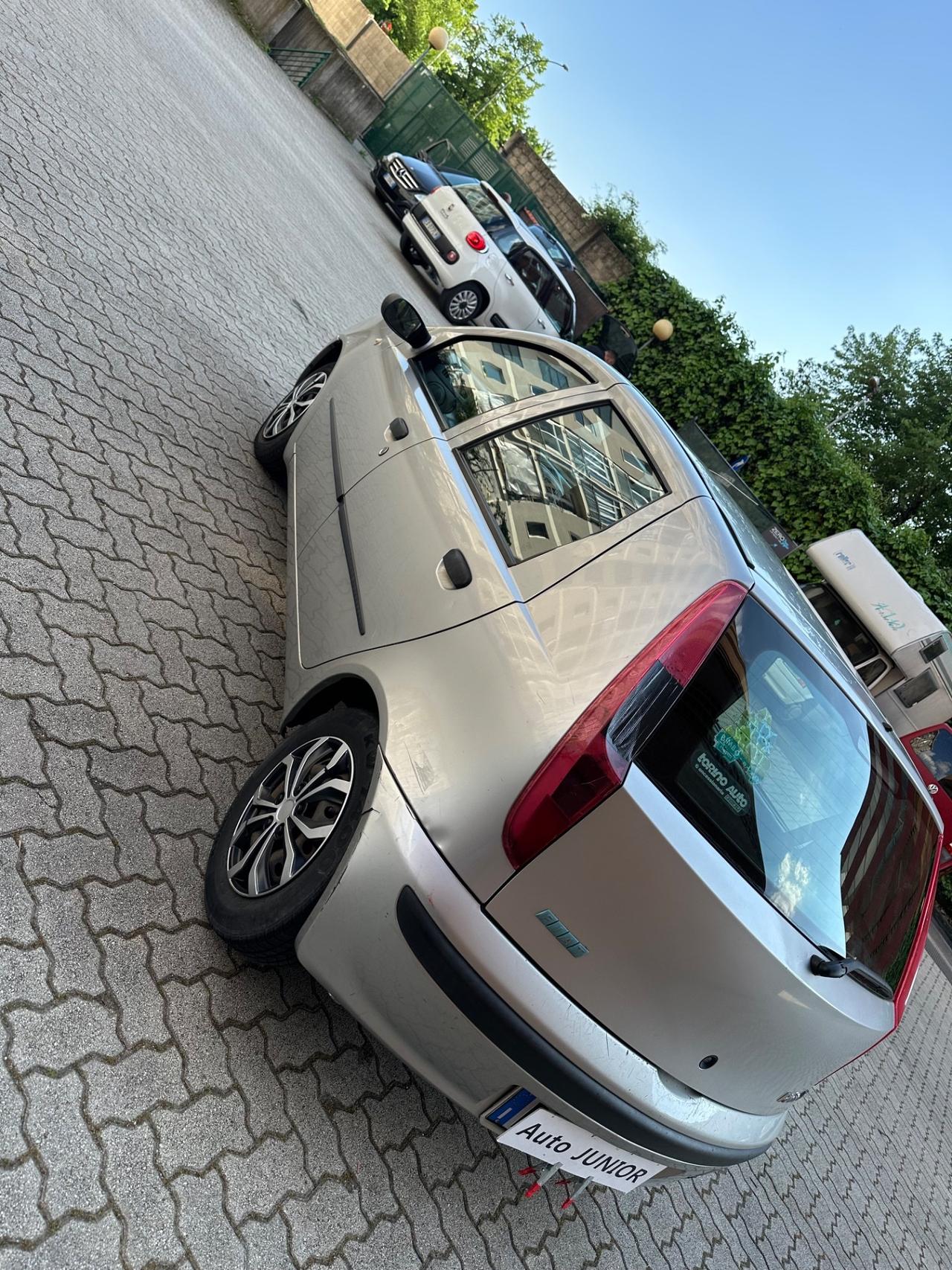 Fiat Punto 1.2i 16V cat 5 porte ELX