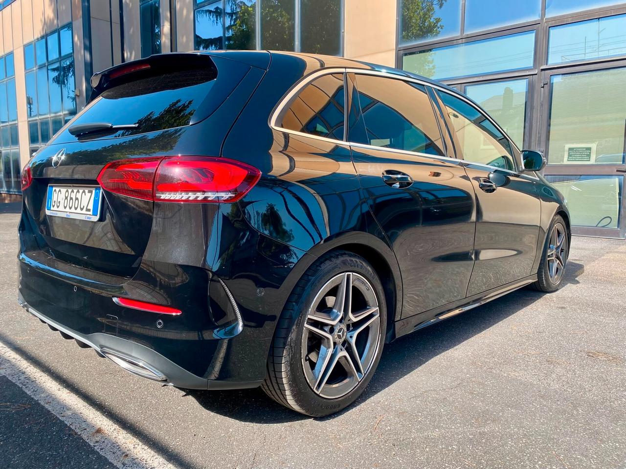 Mercedes-benz B 180 d AMG Premium TAGL. UFFICIALI
