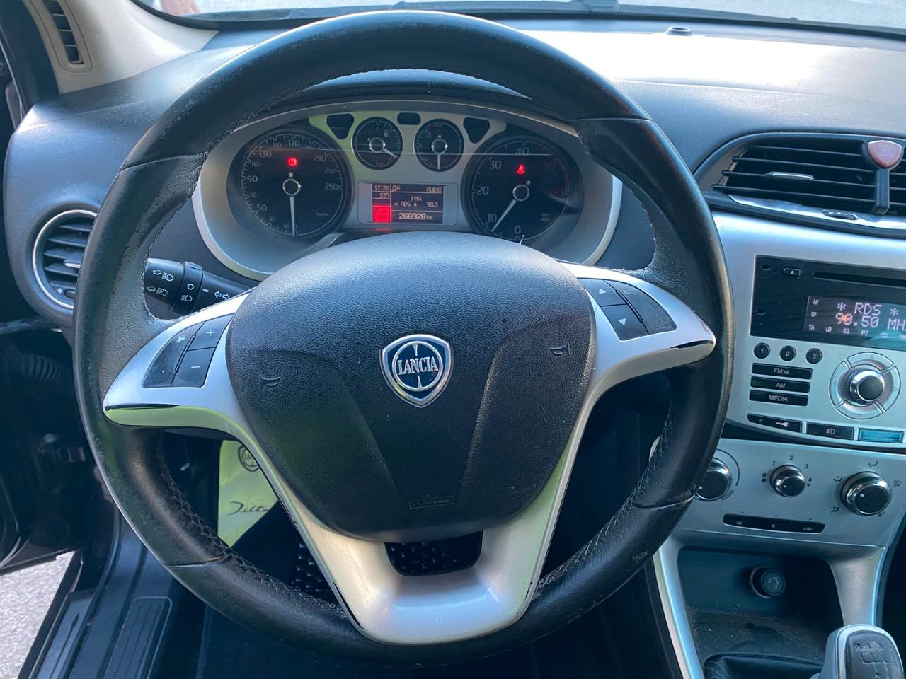 Lancia Delta 1.6 MJT 120cv restyling full opt nuova 2011