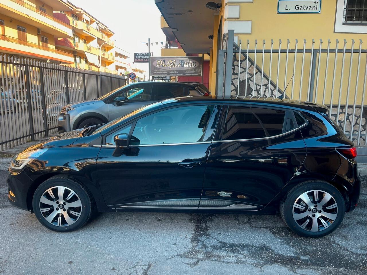 Renault Clio TCe 90 CV Moschino Intens "36000Km"⁸