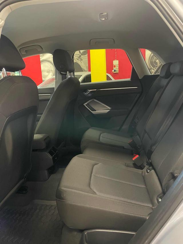 AUDI Q3 35 TDI S tronic Business Advanced