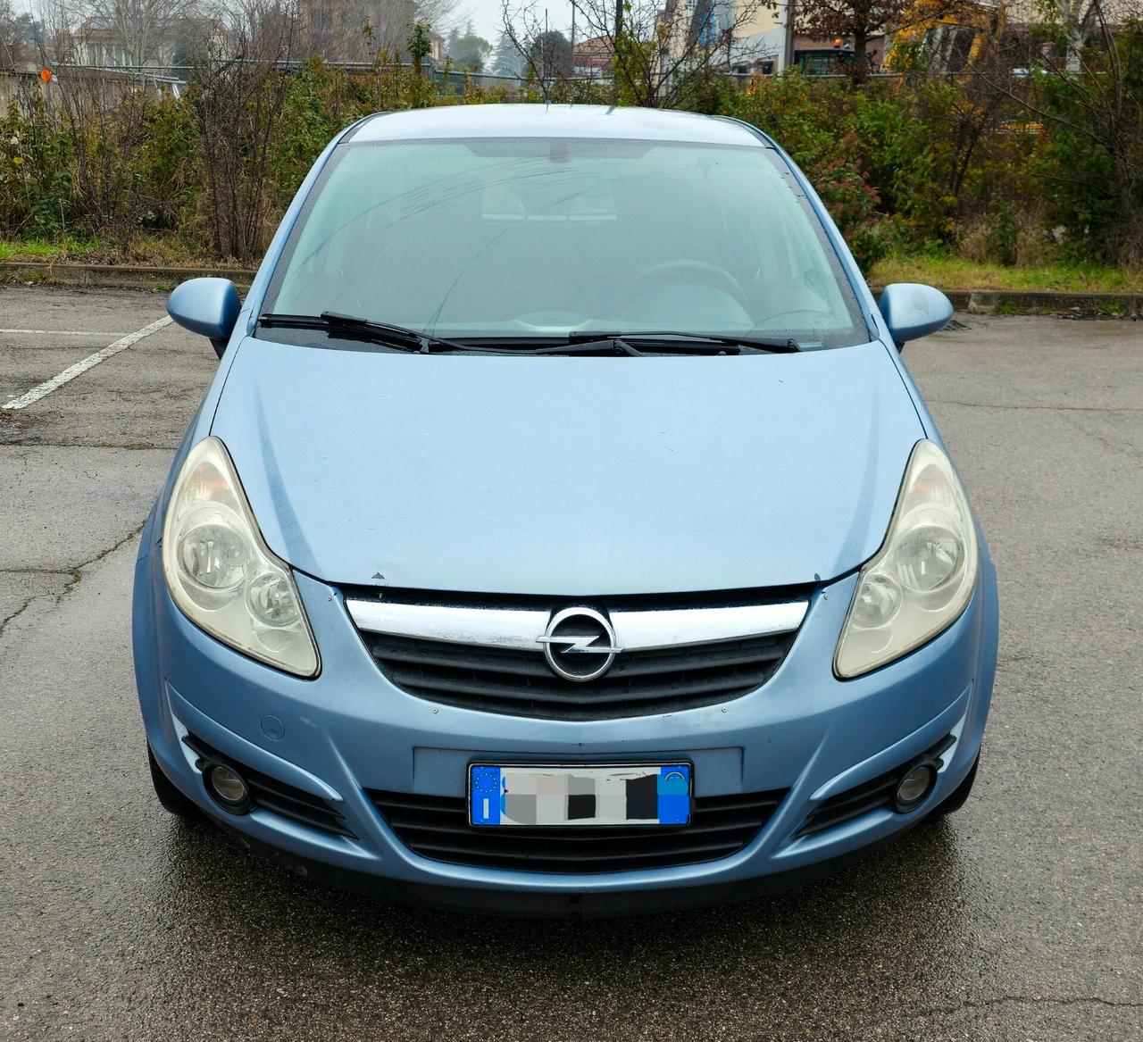Opel corsa ok neopatentati garantita 12 mesi