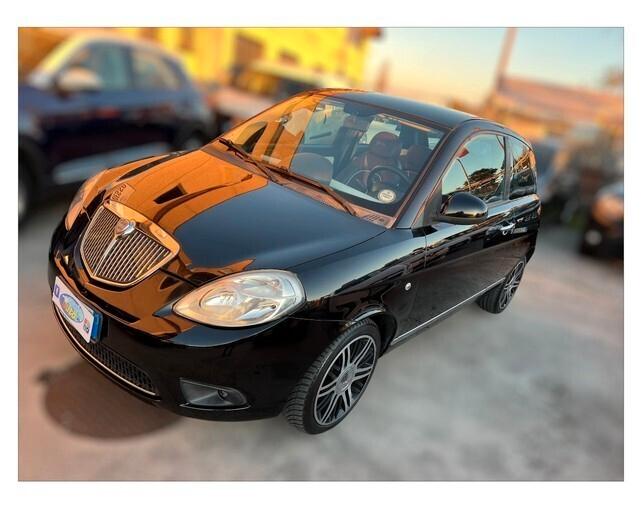 Lancia Ypsilon 1.3 MJT 75 CV Platinum