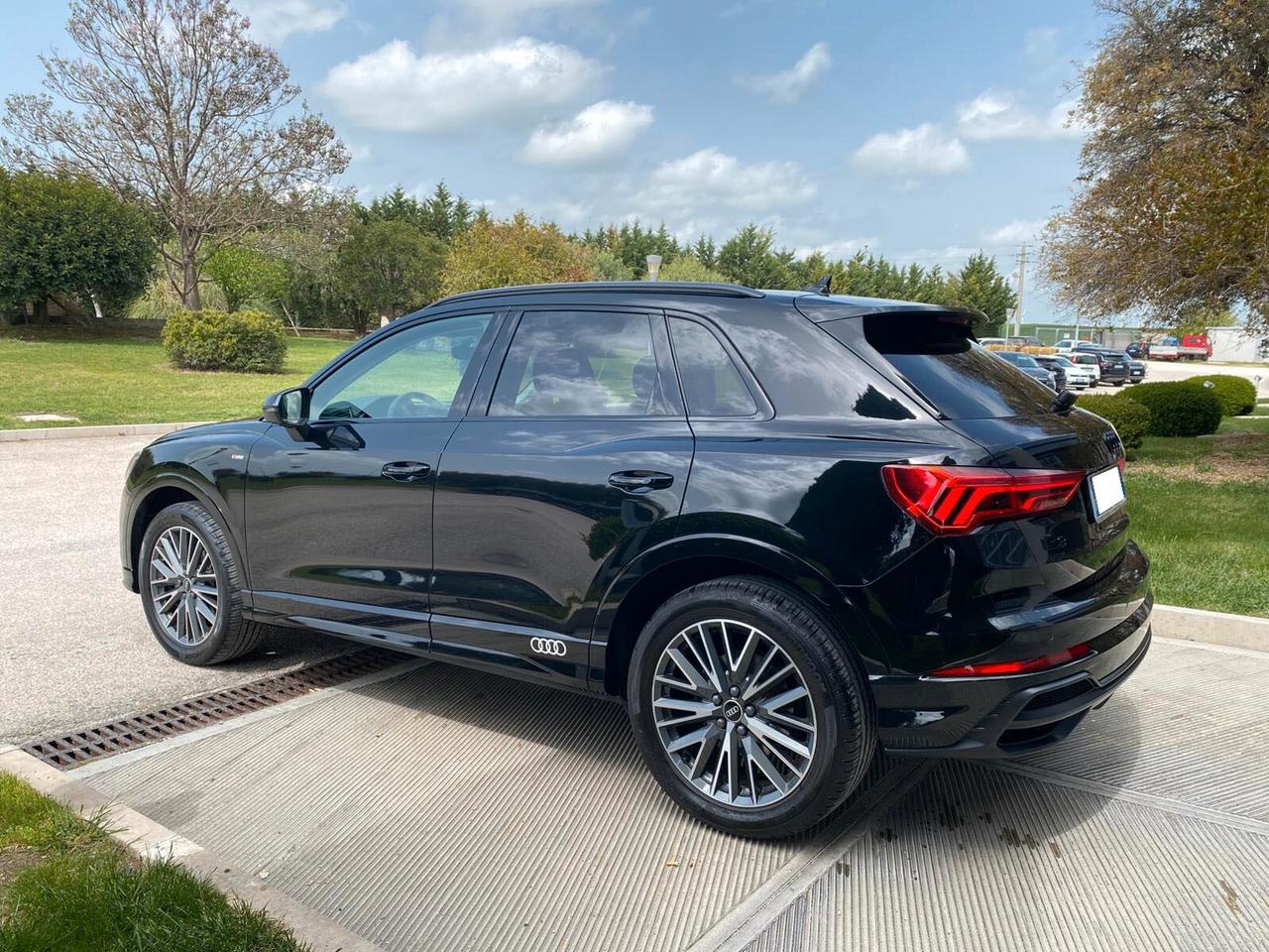 Audi Q3 35 TFSI S line edition