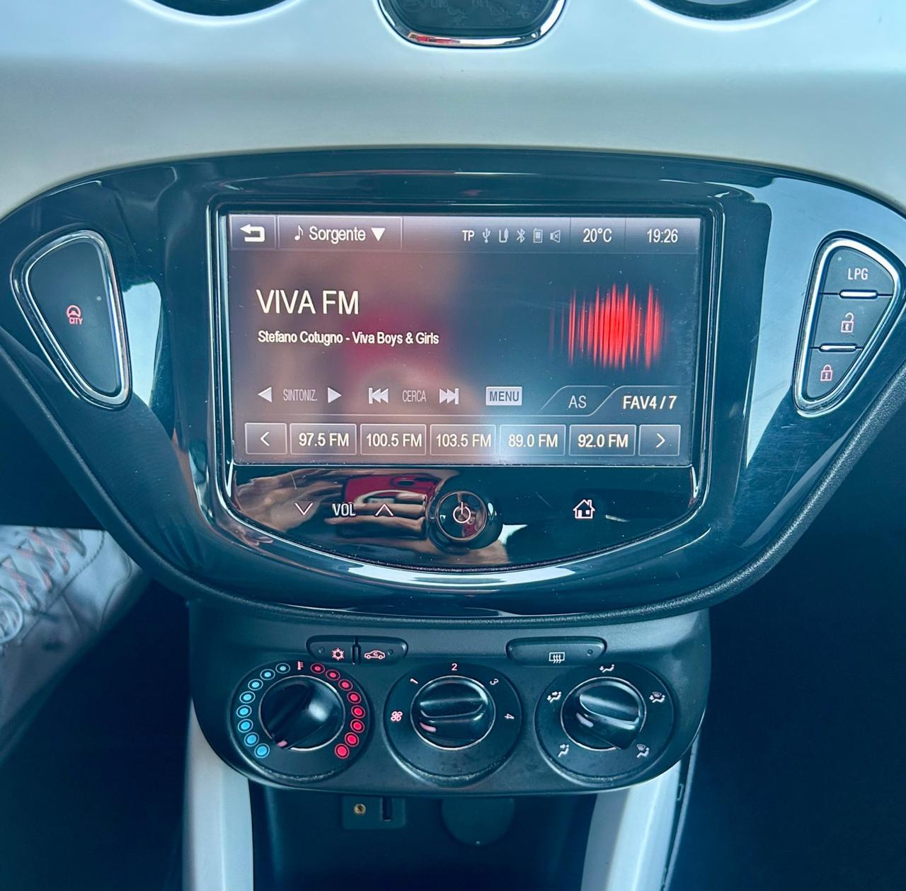 Opel Adam 1.4 87CV GPL Tech Jam Neopatentati
