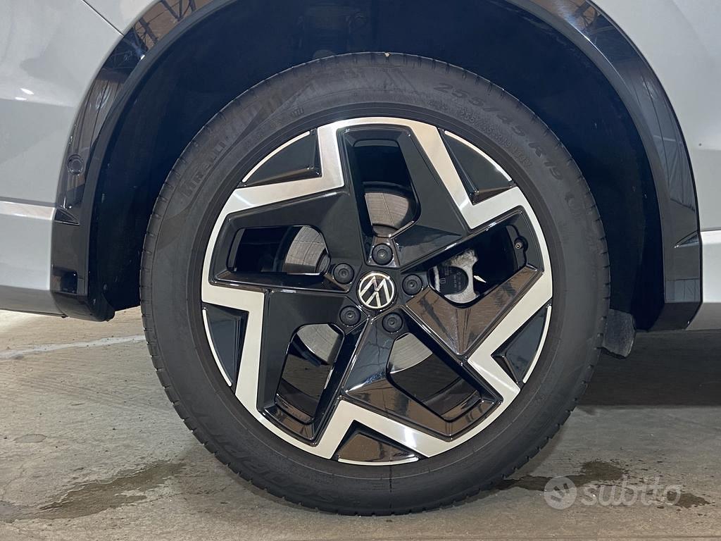 Volkswagen Tiguan 2.0 tdi R-Line 150cv dsg