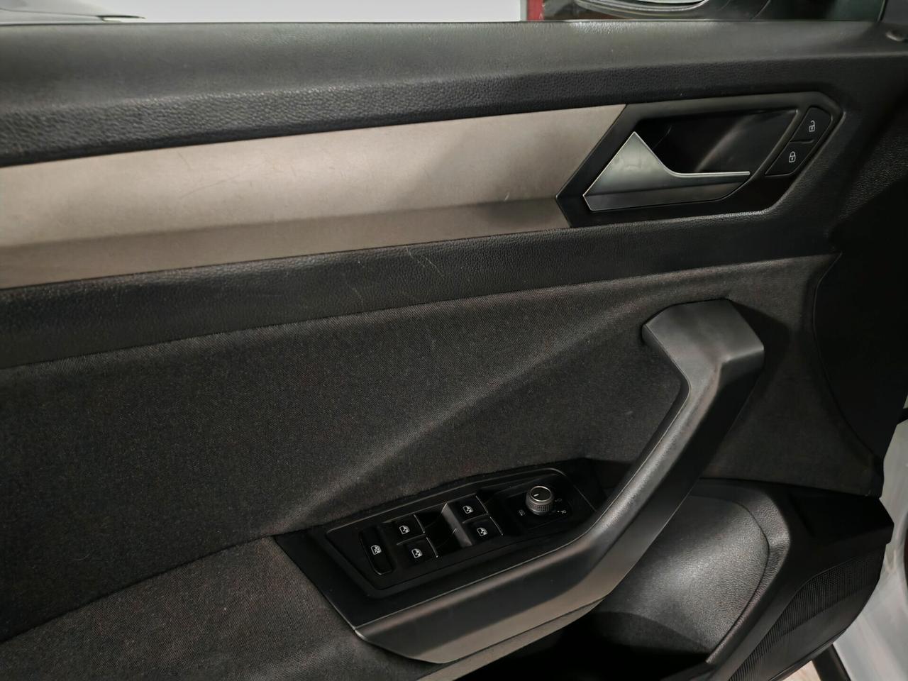 Volkswagen T-Roc 20TDI 115cv navig led 2022