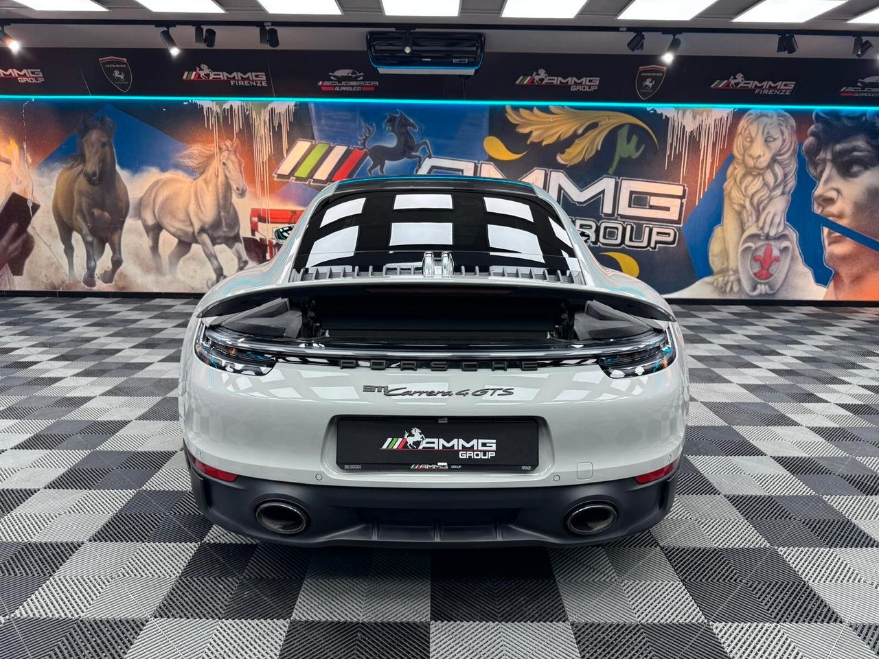 Porsche 911 Carrera 4 GTS (340)