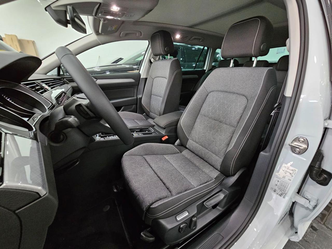 Volkswagen Passat Variant Tetto LED C.17 ACC Camera360 PDC Navi Paddles S&S