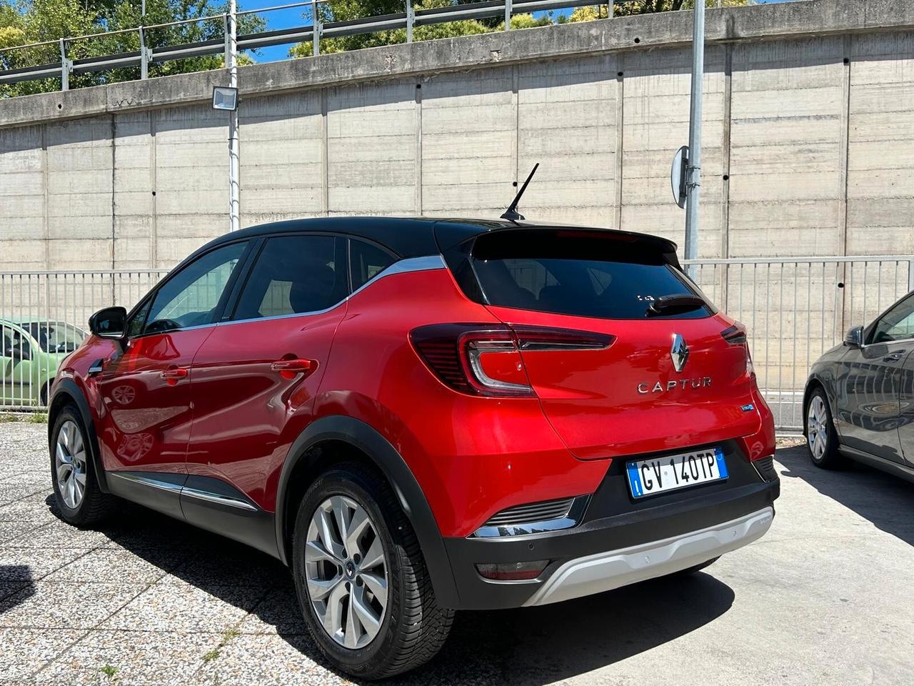 Renault Captur Full Hybrid E-Tech 145 CV Initiale Paris