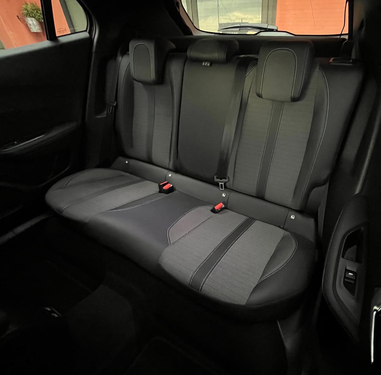 Peugeot 2008 BlueHDi 130 EAT8 Allure-Km101000-