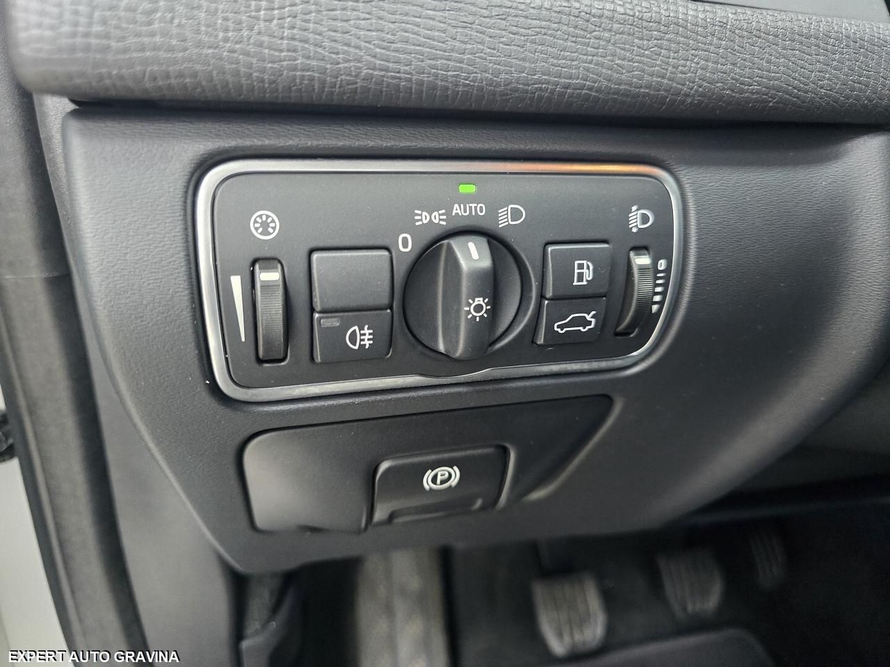 VOLVO XC60 2015 CAMBIO MANUALE 2.0 181cv PARI NUOV