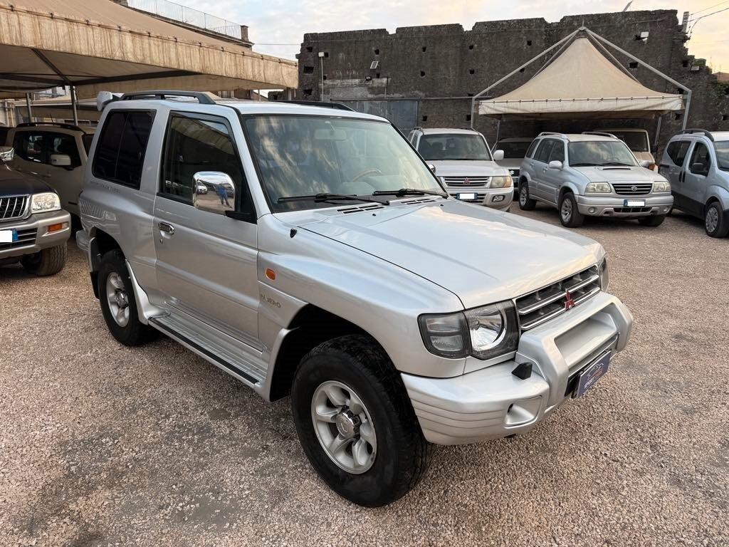 Mitsubishi Pajero 2.5 TDI Metal-top S.S. GLS Target