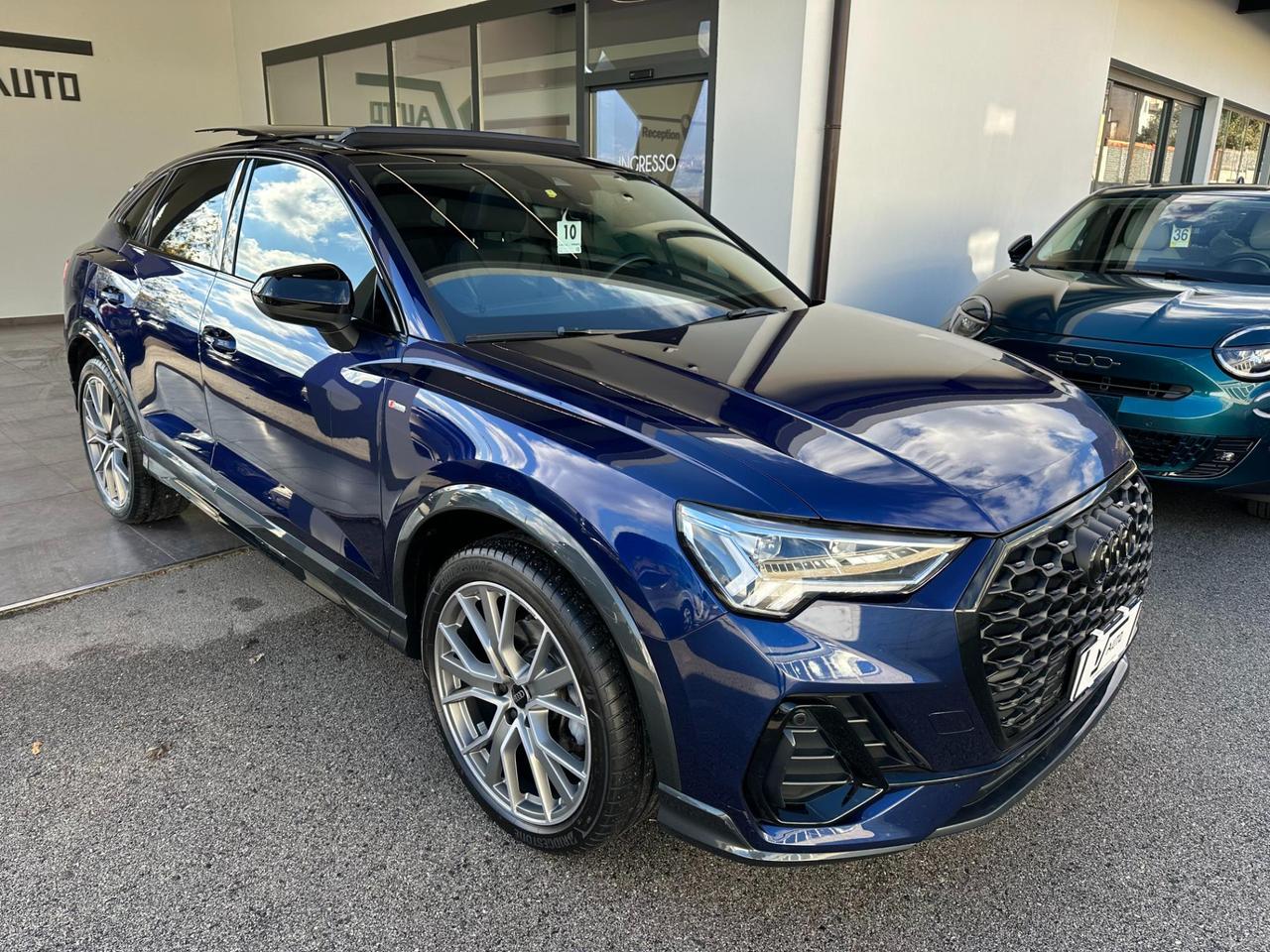 Audi Q3 Sportback 35 2.0 tdi Identity Black s-tronic