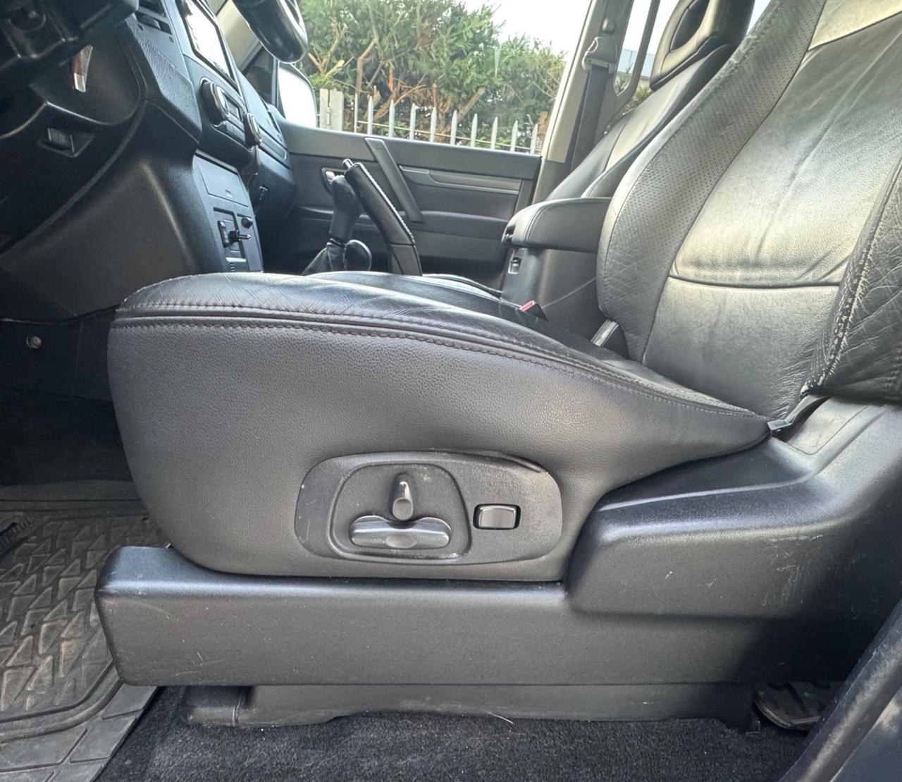 Mitsubishi Pajero 3.2 DI-D Autocarro Manuale Gancio traino