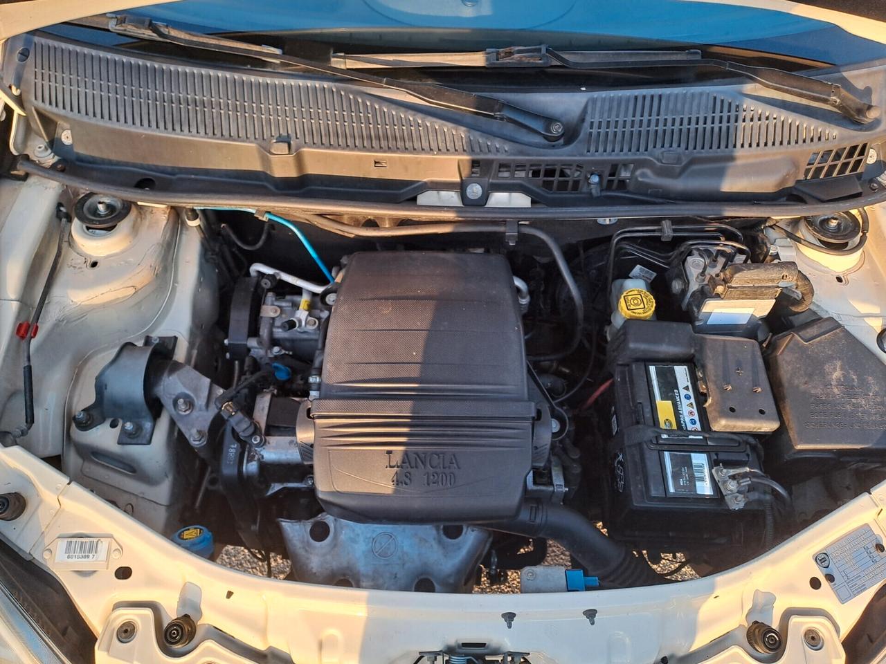 Lancia Ypsilon 1.2 Argento