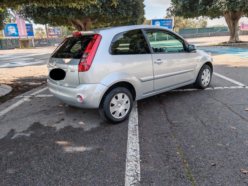 Ford Fiesta 1.4 diesel con 99.000 km