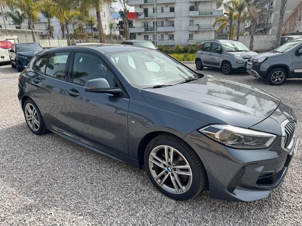 Bmw 118 118d 5p. Msport