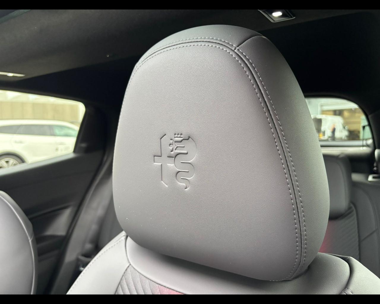 Alfa Romeo Junior - Junior 1.2 ibrida Ti 145cv edct6