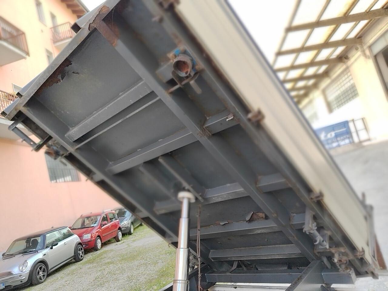 Toyota Hilux 2.5 D-4D 2WD 2p. Ribaltabile