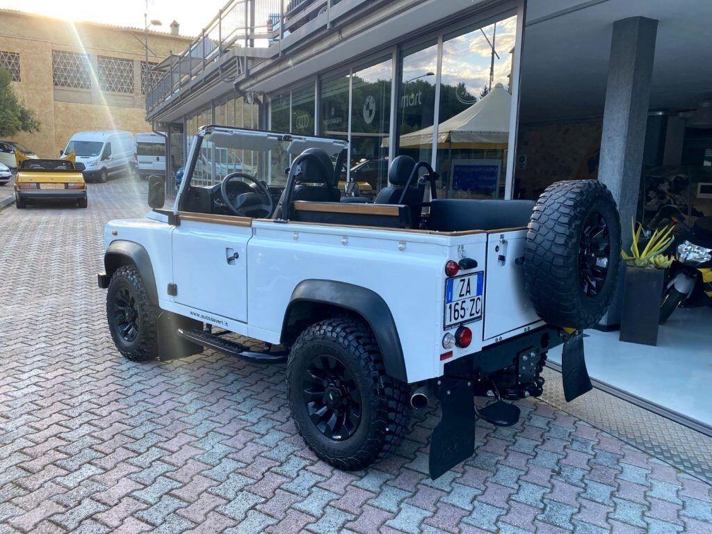 LAND ROVER Defender 90 2.2 TD4 Station Wagon