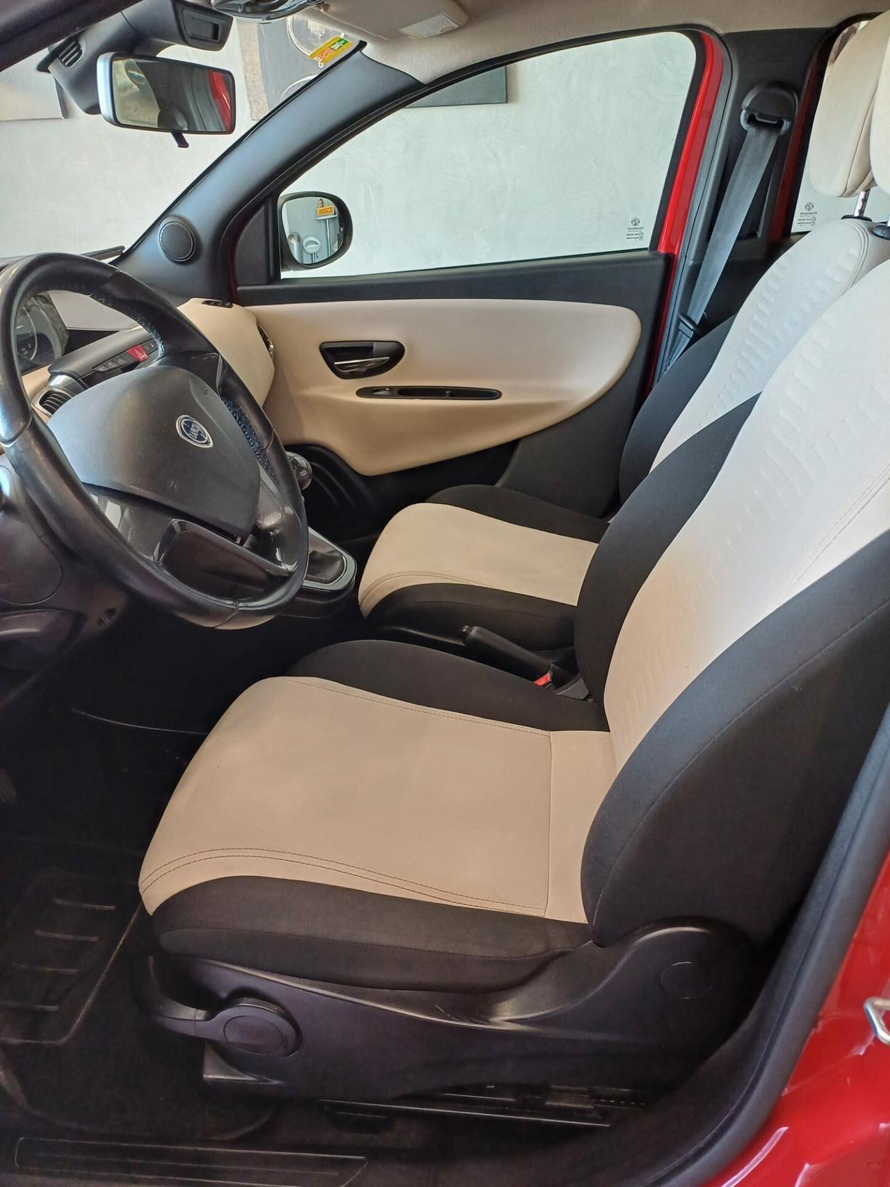 Lancia Ypsilon 0.9 TwinAir 85 CV 5 porte S&S Silver