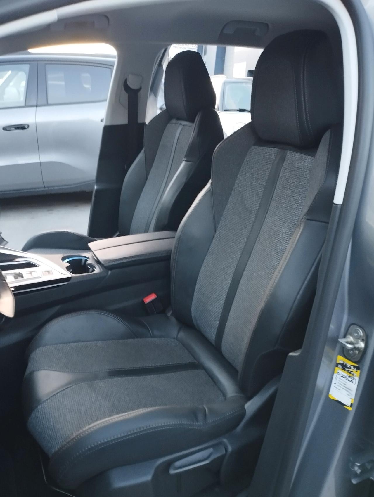 Peugeot 3008 BlueHDi 130 S&S EAT8 Allure