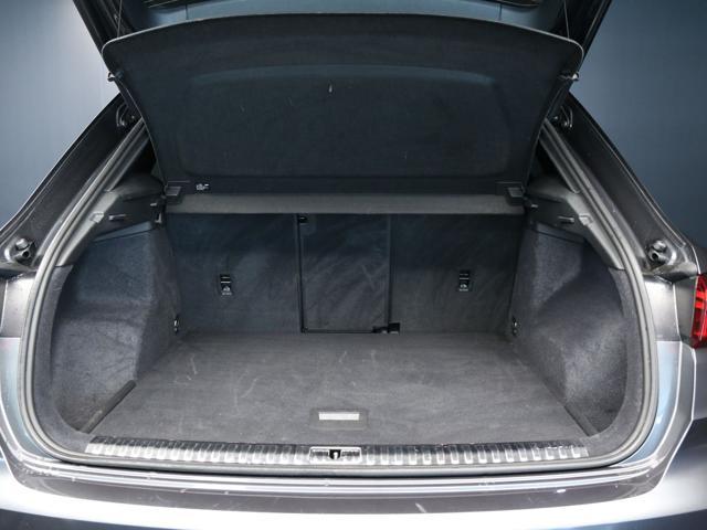 AUDI Q3 35 TDI S tronic Identity Black