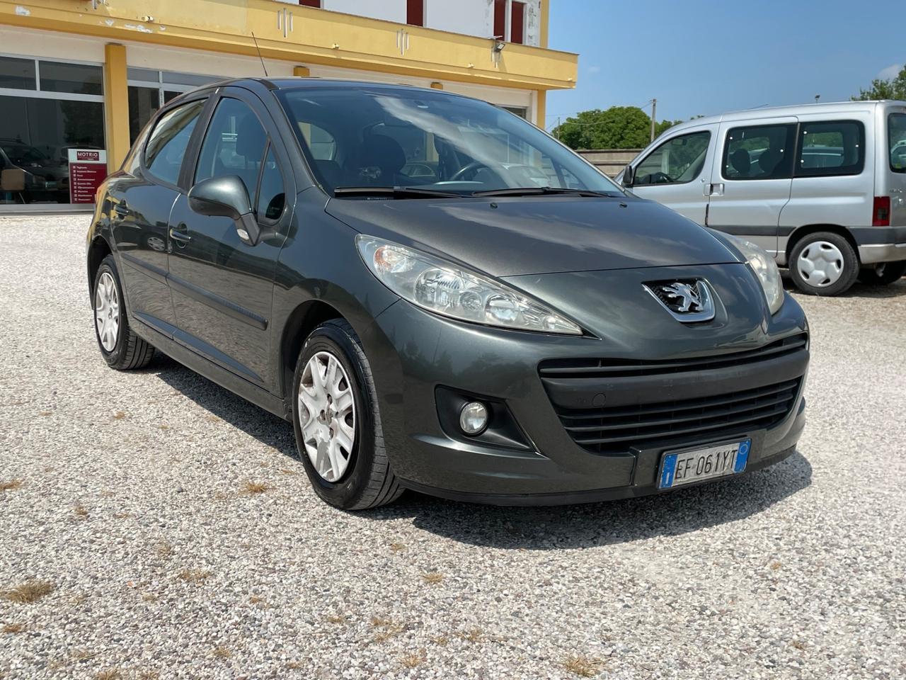 Peugeot 207 1.4 HDi 70CV 5p. Access