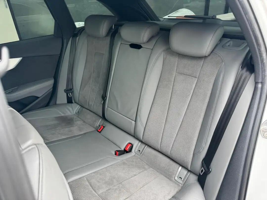 Audi A4 Avant 30 TDI/136 CV S tronic line edition