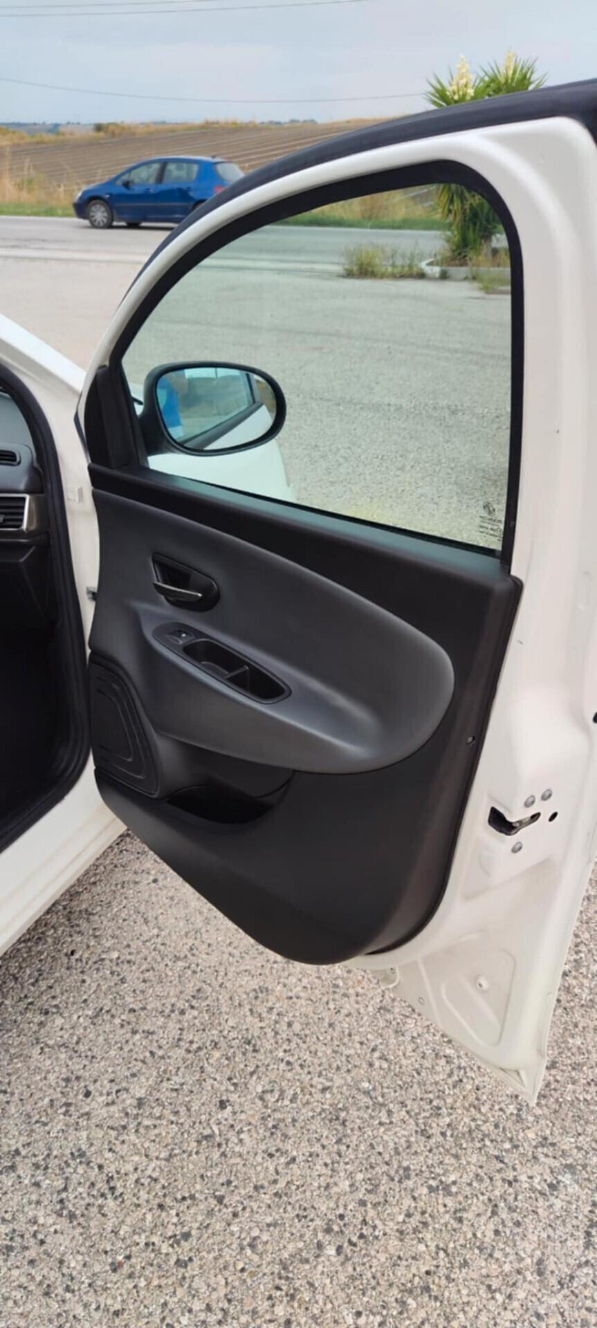 Lancia Ypsilon 1.3 MJT 16V 95 CV 5 porte S&S Platinum